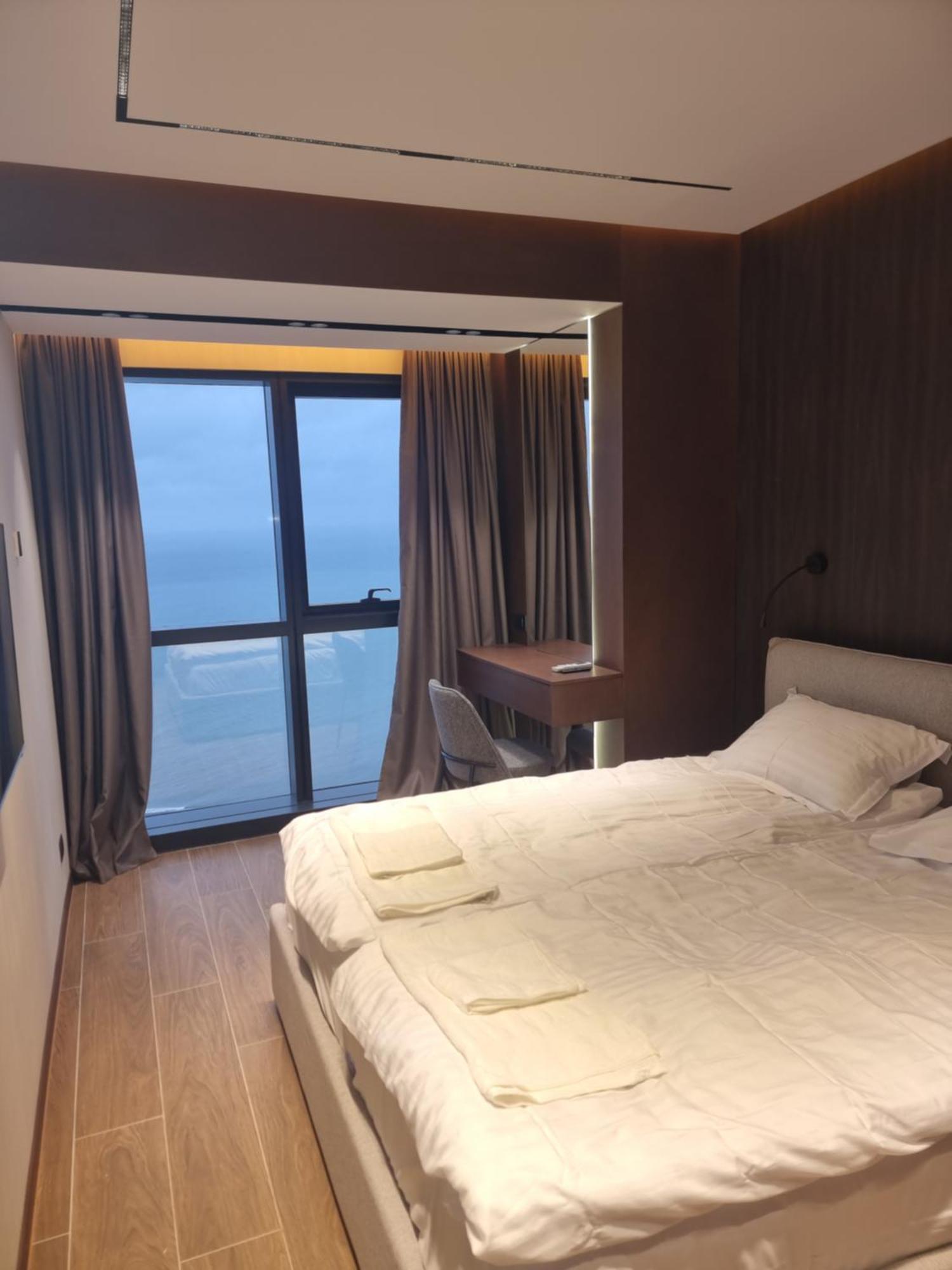 Premium Apartment In Porta Batumi Tower Buitenkant foto